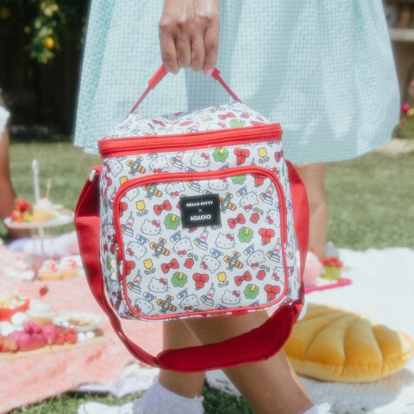 Igloo Bags Hello Kitty X Igloo Lunch Box Poshmark
